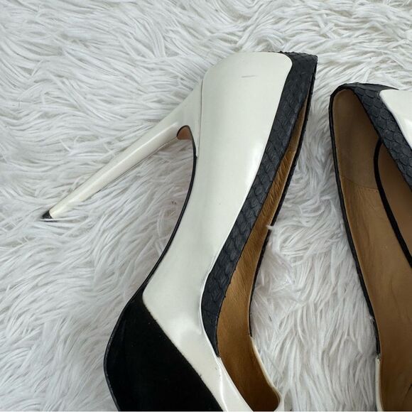 L.A.M.B. CIA Colorblock Leather Pointed Toe Pump Heels - Picture 11 of 14
